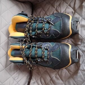 EUC LL Bean Unisex Ski Boots  Size 40/women 8.5/men 7.5